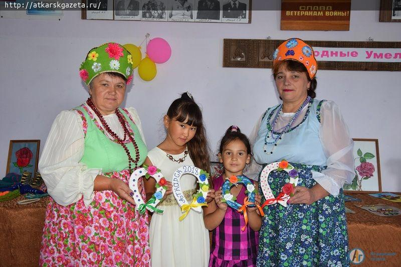 В День села юные жители Песчанки получили в подарок детскую площадку (ФОТО)