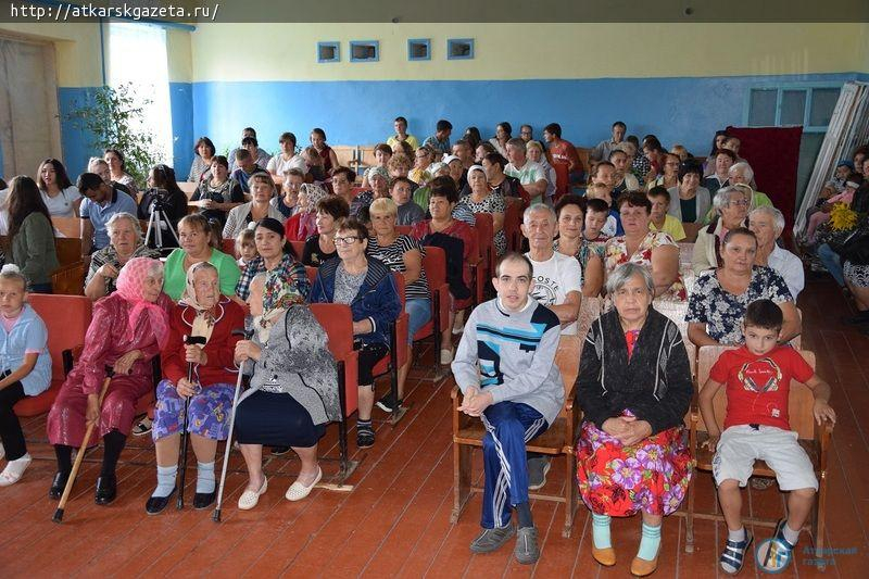 В День села юные жители Песчанки получили в подарок детскую площадку (ФОТО)