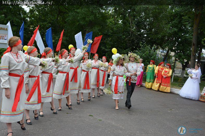 В День семьи, любви и верности чествовали лучшие семьи района (ФОТО)