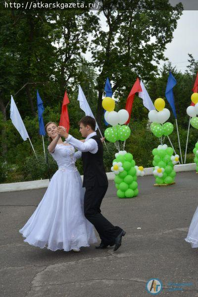 В День семьи, любви и верности чествовали лучшие семьи района (ФОТО)