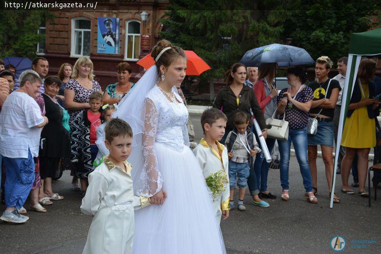 В День семьи, любви и верности чествовали лучшие семьи района (ФОТО)