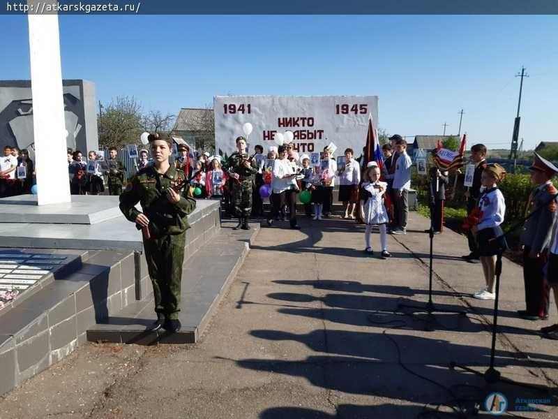 В Елизаветино концерт военной песни прошел на стилизованной  сцене