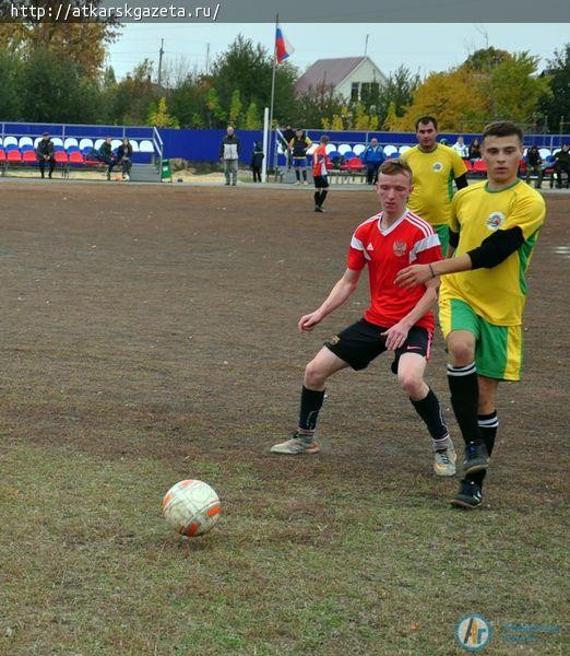 За Кубок города поборются футболисты из Лопуховки и Аткарска (ФОТО)