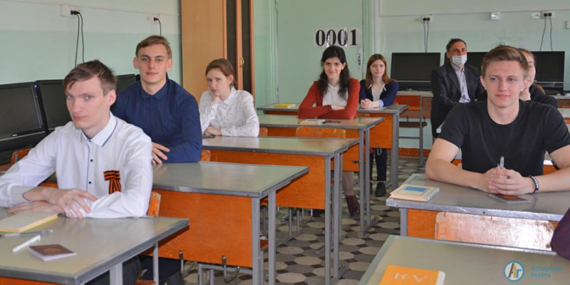 134 выпускника написали итоговое сочинение