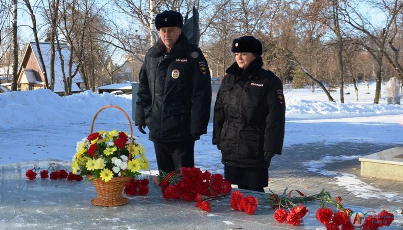 23 февраля Аткарск присоединился к акции "Защитим память героев"