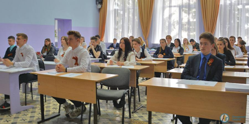 400 аткарских школьников написали «Диктант Победы»