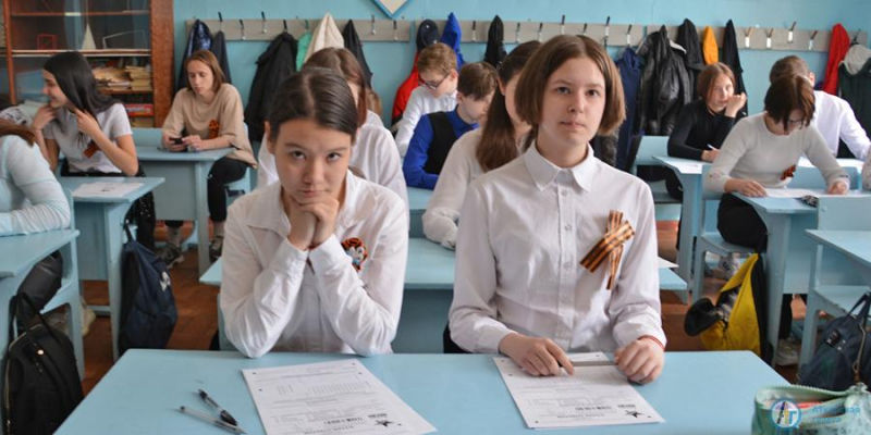 400 аткарских школьников написали «Диктант Победы»