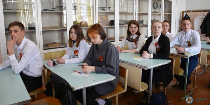 400 аткарских школьников написали «Диктант Победы»