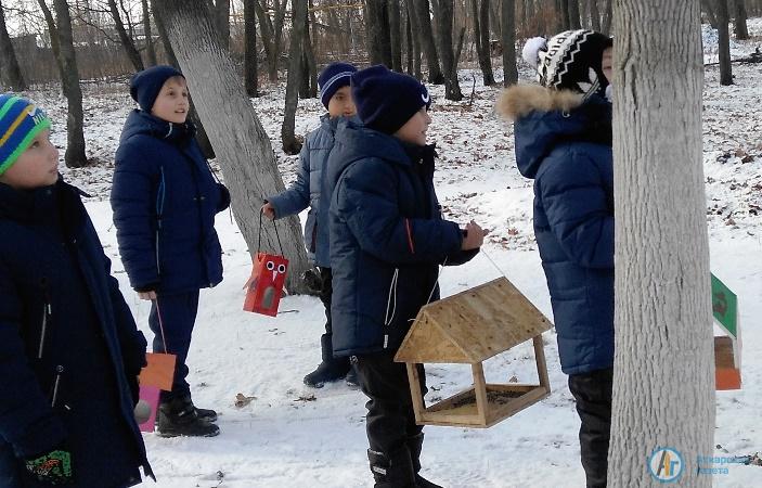 Акция "Покорми птиц зимой" стартовала в селе Елизаветино