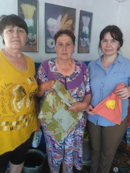 Активисты из Вяжли заменили пластиковые пакеты экосумками