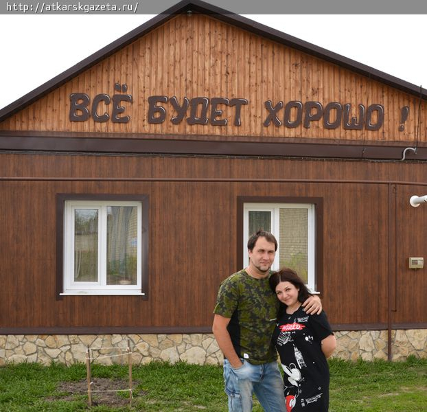 Андрей Трущелев рядом с домом поставил мельницу и телегу