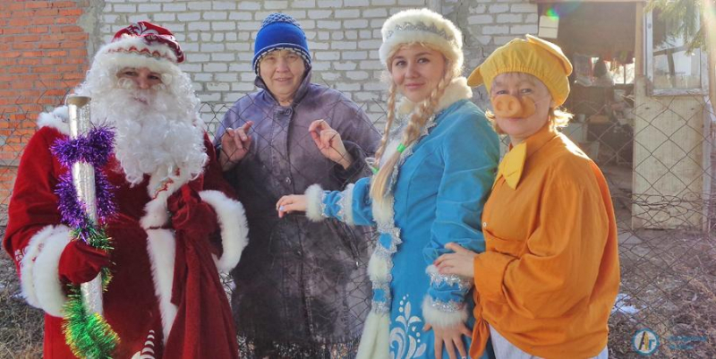 Артисты Кочетовского СДК поздравили с Новым Годом тружеников тыла и детей войны