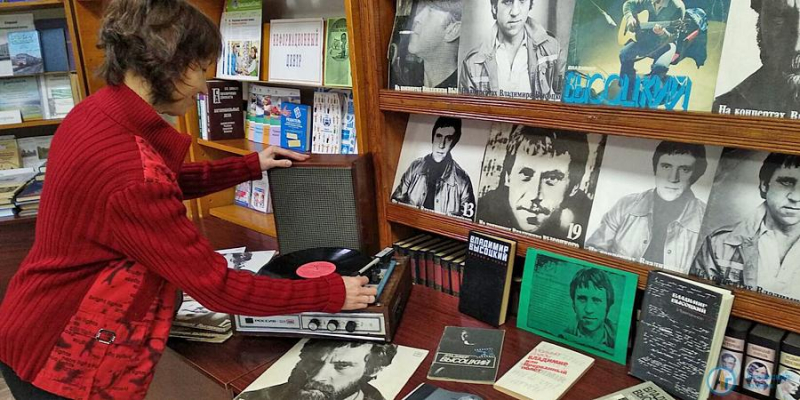 Аткарчан приглашают послушать голос легендарного барда