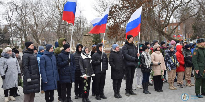 Аткарчане почтили память Героев Отечества