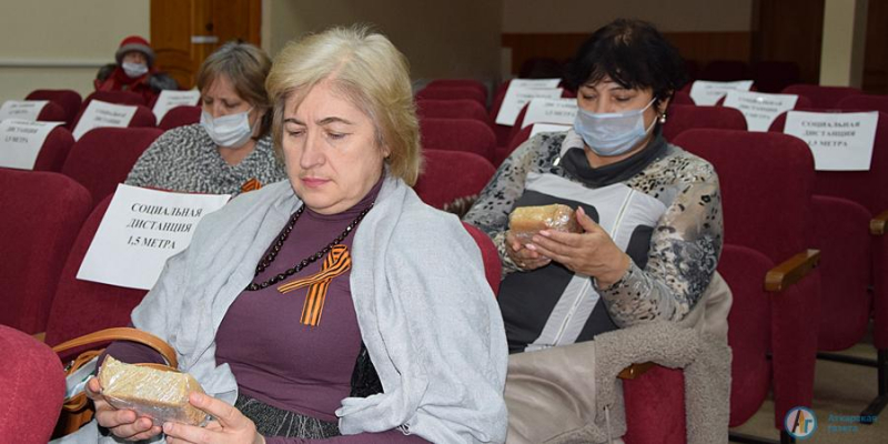 Аткарчане почтили память погибших во время блокады Ленинграда
