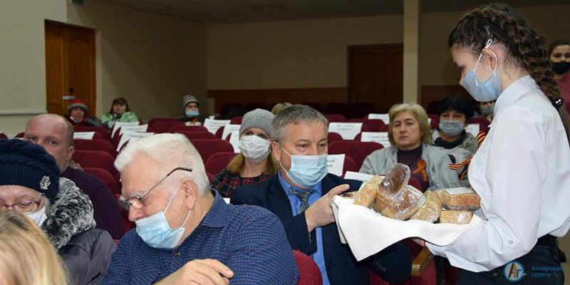 Аткарчане почтили память погибших во время блокады Ленинграда