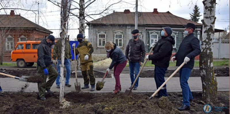 Аткарские депутаты заложили «Сад Памяти»