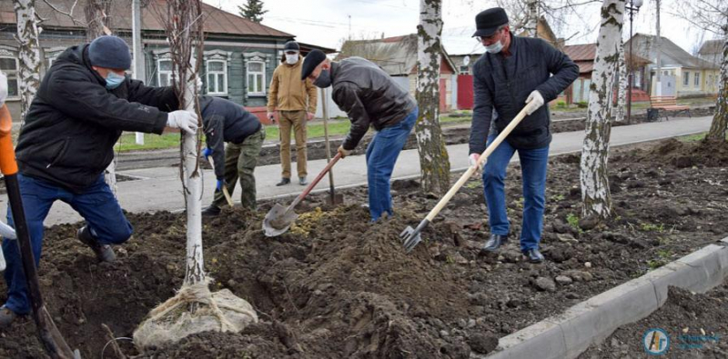 Аткарские депутаты заложили «Сад Памяти»