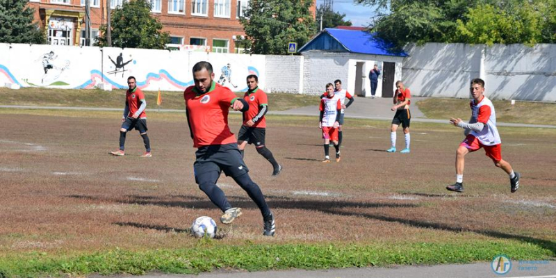 Аткарские футболисты борются за Кубок осени