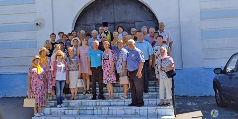Аткарские пенсионеры выступили перед сельчанами в Ртищевском районе 