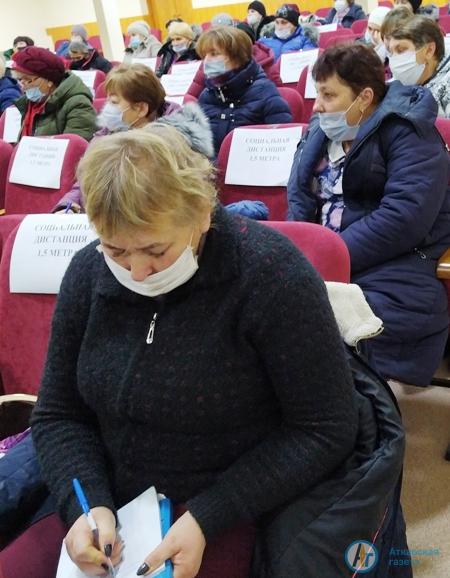 Аткарские соцработники учатся оказывать первую помощь во время пандемии