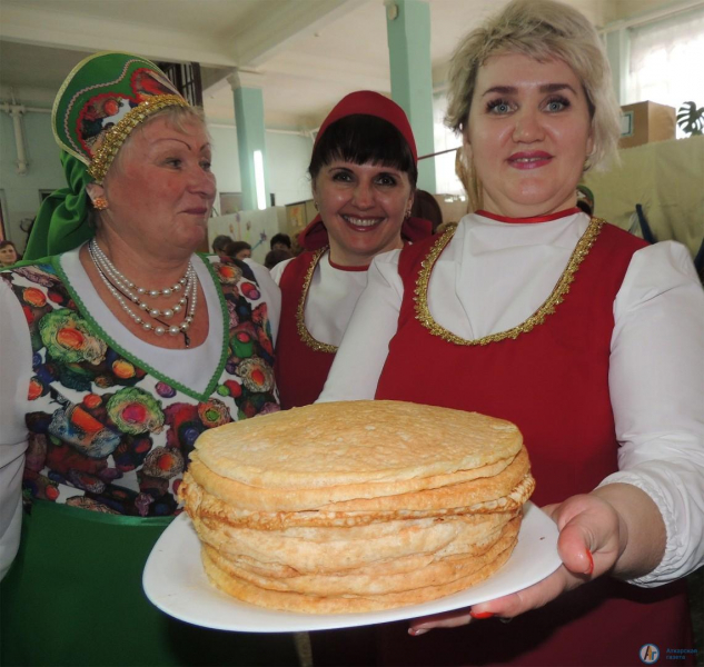 Аткарский КЦСОН отпраздновал Широкую Масленицу