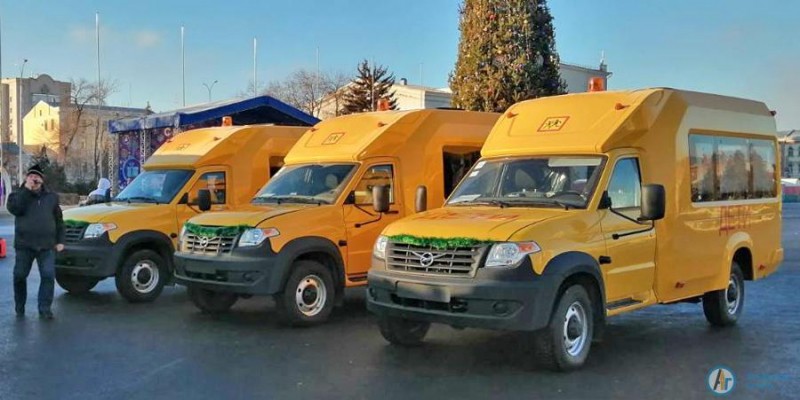 Аткарский район получил от губернатора новый школьный автобус