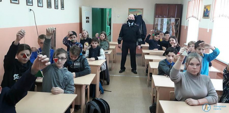Автоинспекторы побывали в «Самом ярком классе»