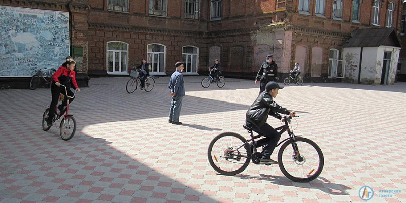 Автоинспекторы  провели урок дорожной грамотности для велосипедистов