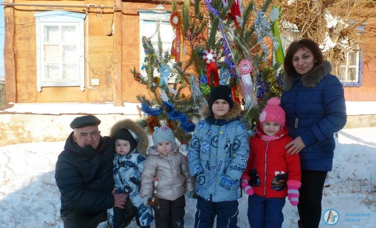 "Бабушкин патруль" организовал праздник для жителей Революционной