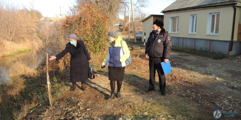 "Бабушкин патруль" поздравил аткарских экоактивистов