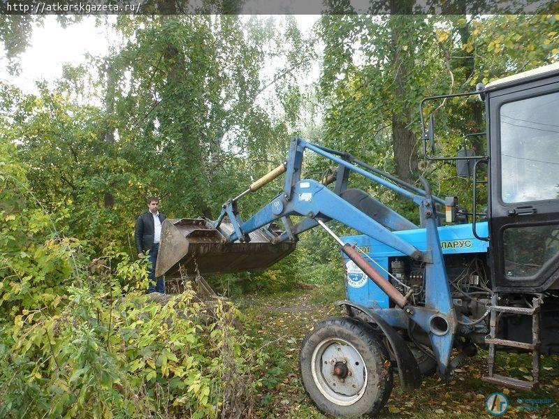 «Бабушкин патруль» продолжает реализовывать проект «Аткарским рекам – чистые берега»