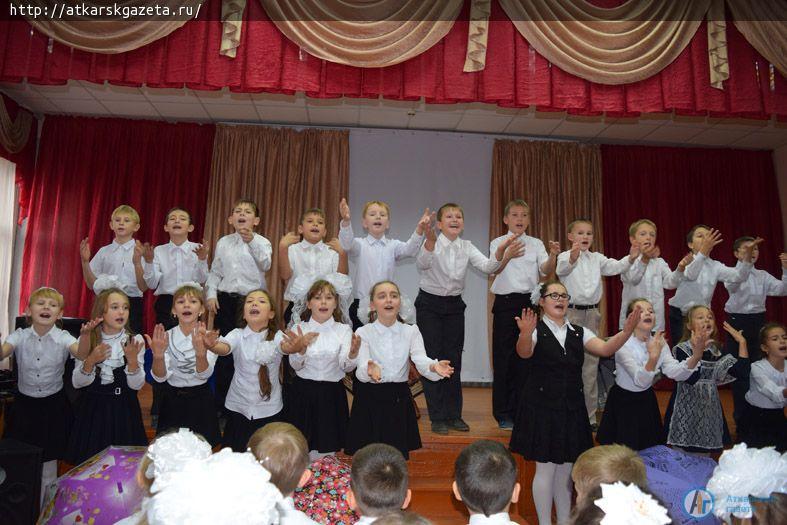«Битва хоров» собрала на сцене школы №8 четырнадцать музыкальных коллективов (ФОТО)