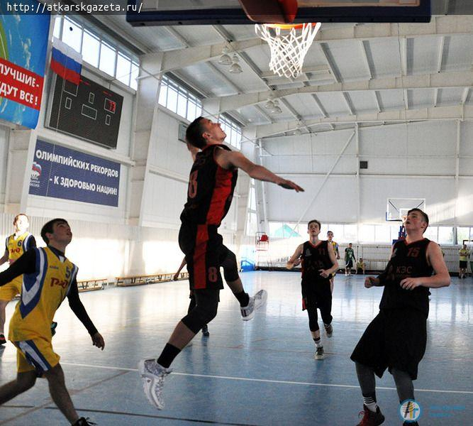 «Бизон» не дал себя затоптать в баскетбольном дерби (ФОТОРЕПОРТАЖ)