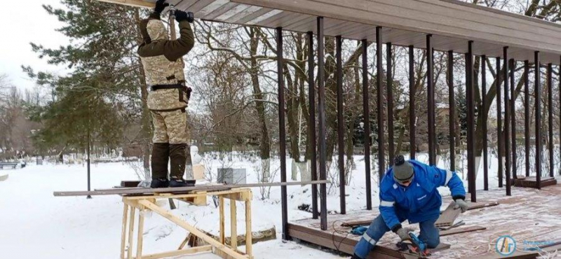 Благоустройство «Классной улицы» продолжается даже в мороз