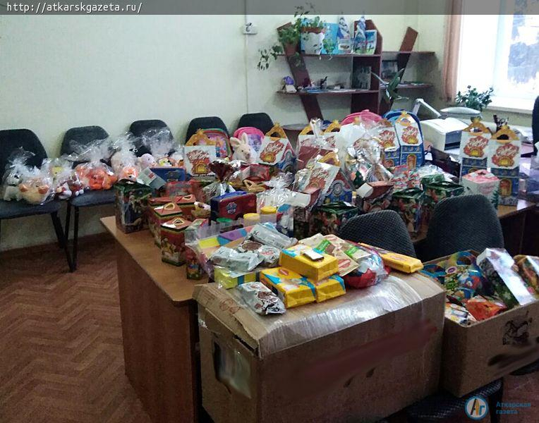 Более центнера сладостей собрали аткарчане для детей Донбасса
