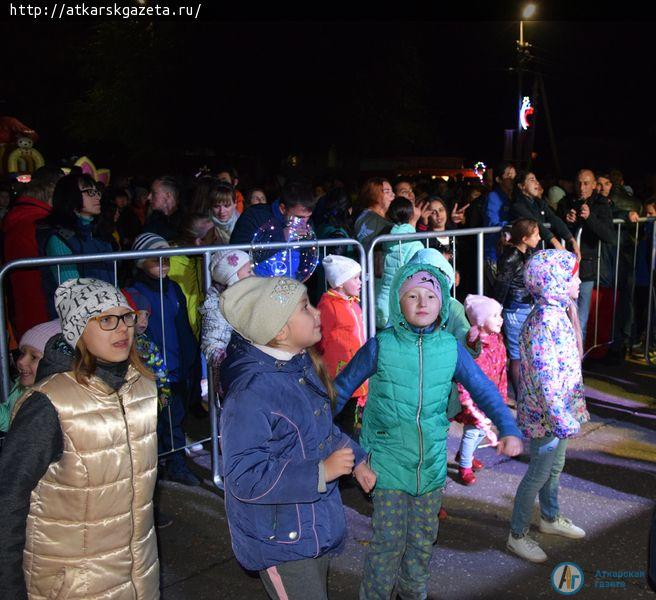 Более тысячи аткарчан поздравили город с Днем рождения