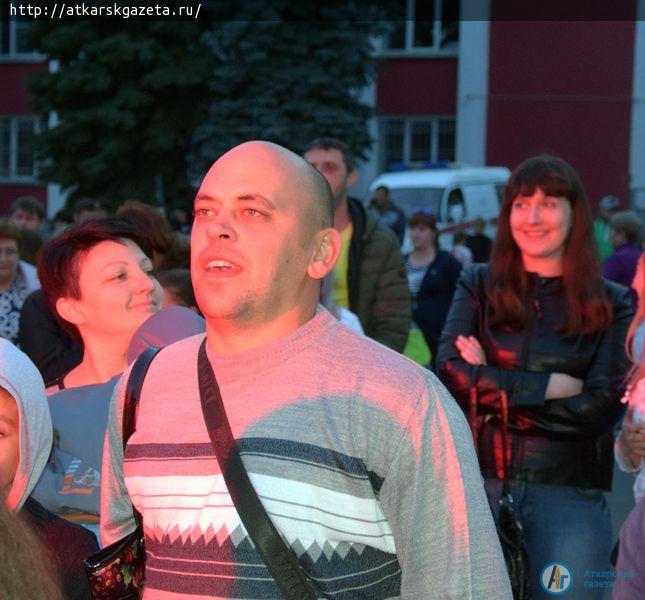 «Большие города» согрели души аткарчан песнями русского рока (ФОТО)