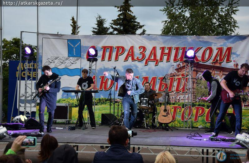 «Большие города» согрели души аткарчан песнями русского рока (ФОТО)