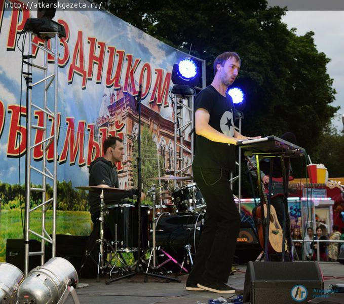 «Большие города» согрели души аткарчан песнями русского рока (ФОТО)