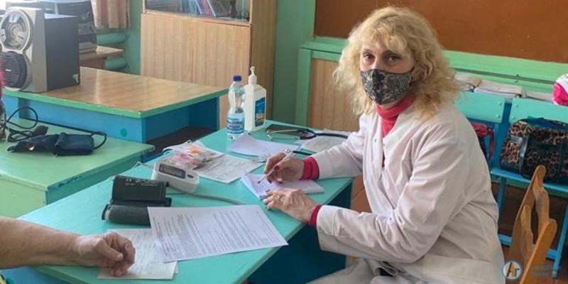 Бригада саратовских врачей проверила здоровье жителей Кочетовки