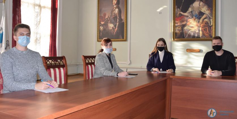 Будущие управленцы перенимают опыт у аткарской администрации  