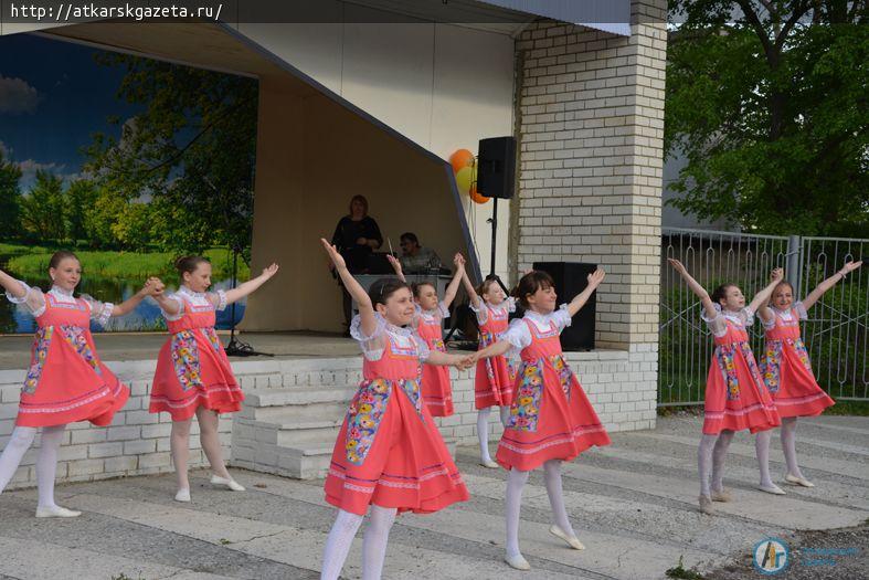 Бурных аплодисментов удостоились самые маленькие танцоры Глеб ОРЛОВ и Виктория САВИНА (ФОТО)