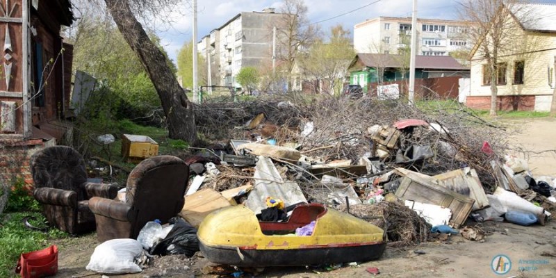 Читатели пожаловались «АГ» на свалку в полквартала