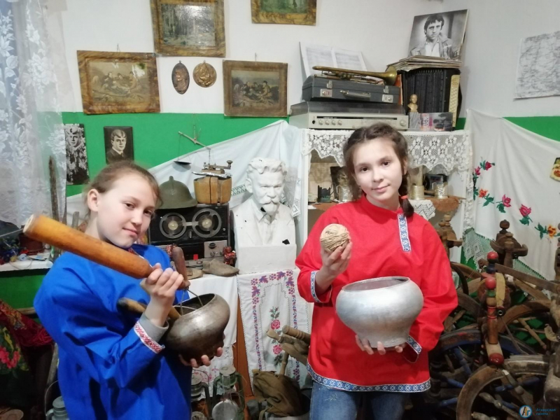 Даниловские школьники провели урок краеведения в сельском музее