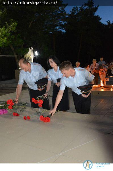 Дату начала войны свечами выложили аткарчане у Мемориала славы (ФОТО)