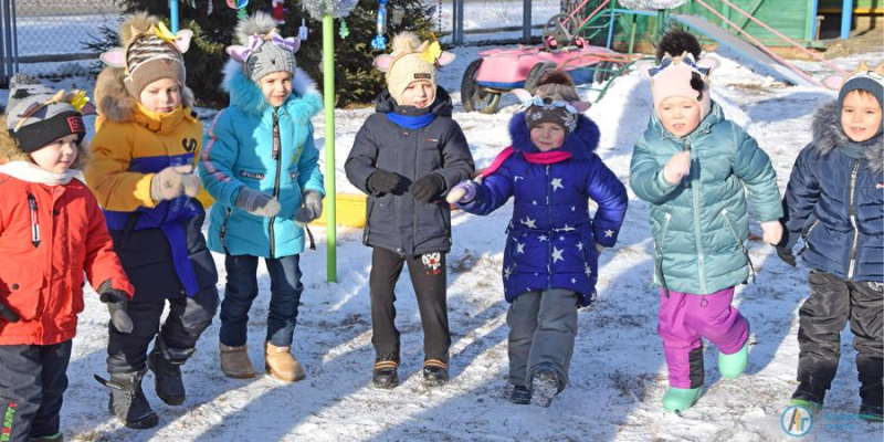 Дед Мороз и его друзья пришли в гости в детские сады Аткарска