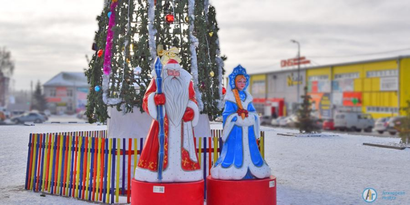 Дед Мороз и Снегурочка спецтранспортом прибыли в Аткарск