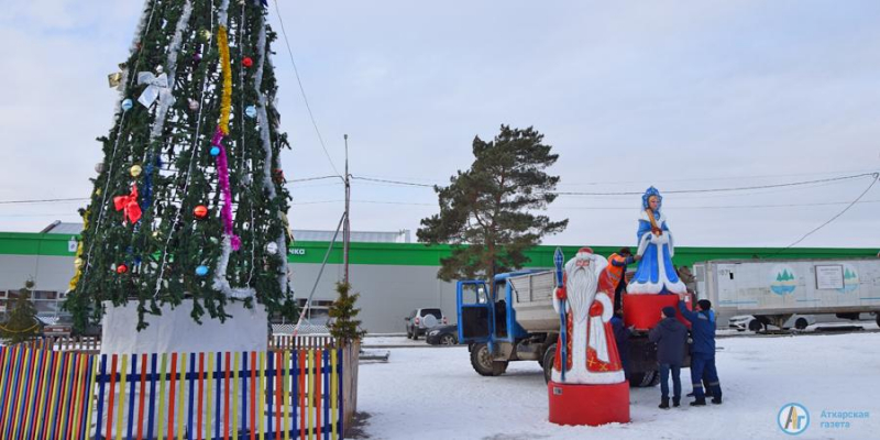 Дед Мороз и Снегурочка спецтранспортом прибыли в Аткарск