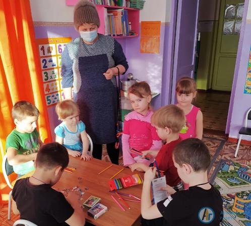 День цветных карандашей отметили в Большой Екатериновке